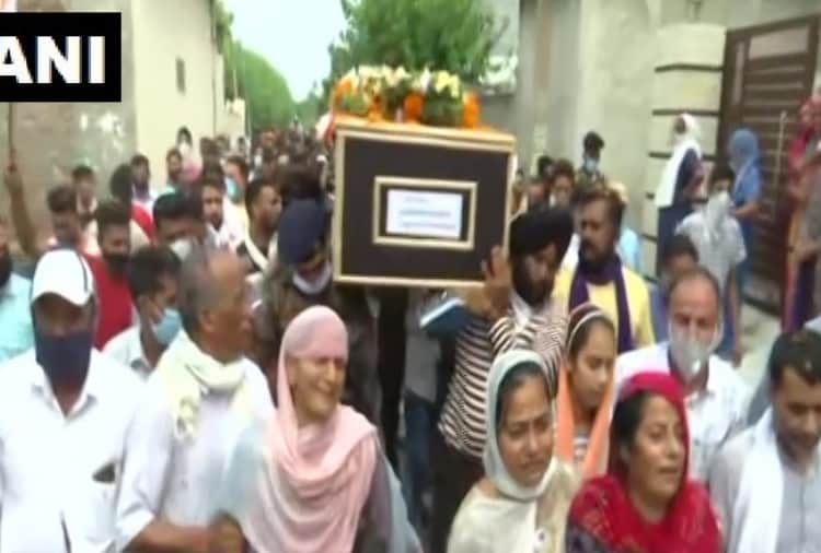 Last rites of Shaheed Subedar Rajesh Kumar at Native village in Hoshiarpur