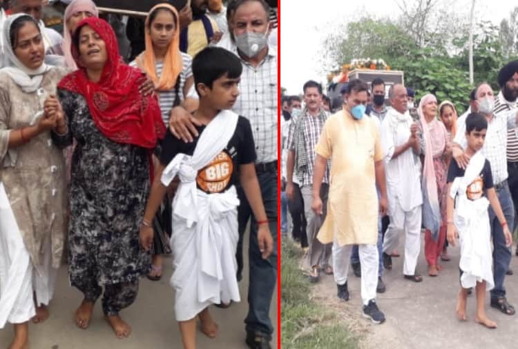 Last rites of Shaheed Subedar Rajesh Kumar at Native village in Hoshiarpur