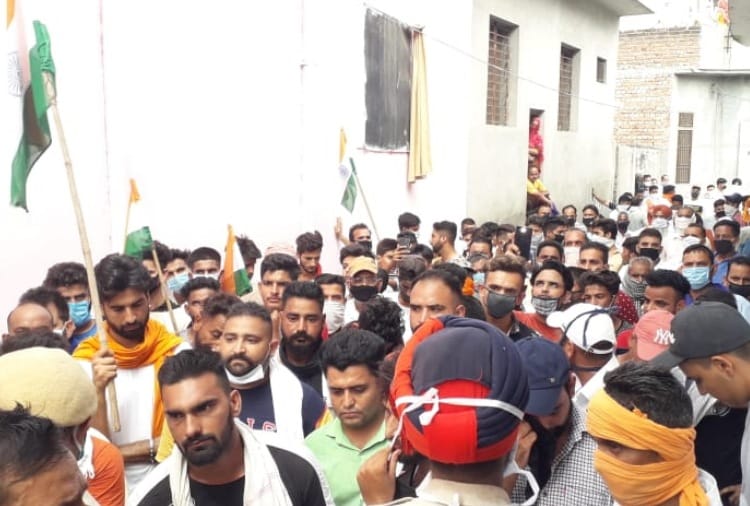 Last rites of Shaheed Subedar Rajesh Kumar at Native village in Hoshiarpur