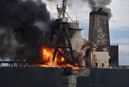 तेल के टैंकर में लगी आग