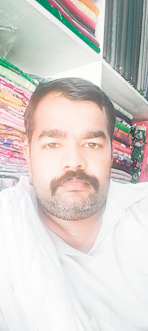 Police performed the funeral of an unclaimed dead body 16 days ago, family members created a ruckus at the police station after identification