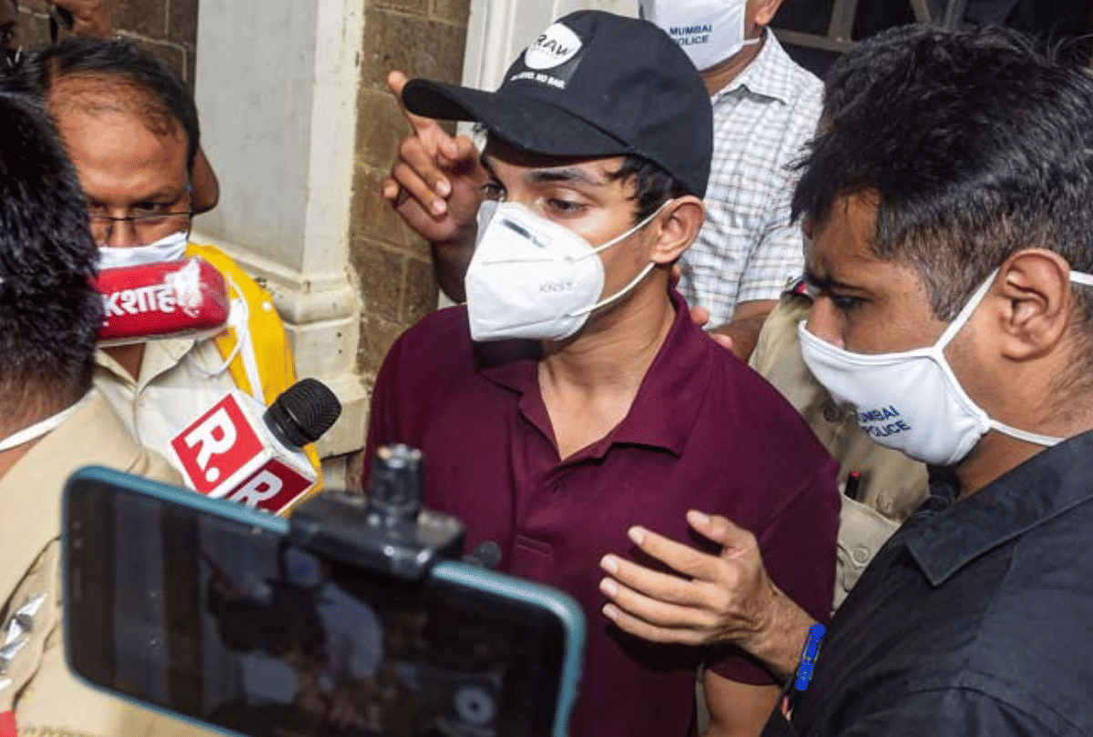 NCB Arrested showik chakraborty drug dealer friend Suryadeep Malhotra