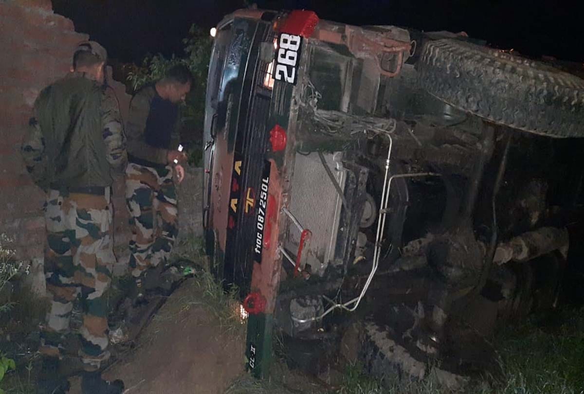 Army vehicle skipped off from the road in Ramgrah Samba in Jammu Kashmir