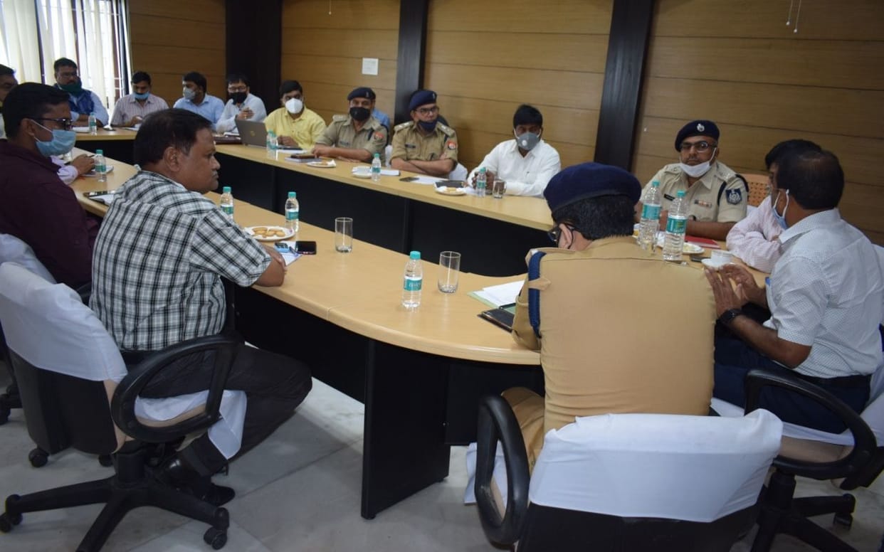 Bhind and Etawah officials churned out the jam in etawah