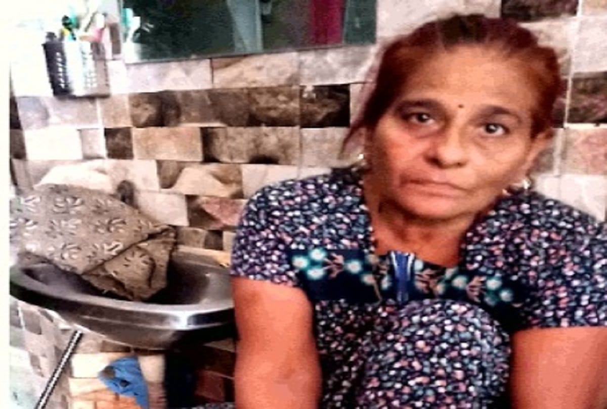 Crazy dog bites 17 people in 15 minutes two and half year old child condition critical see photos