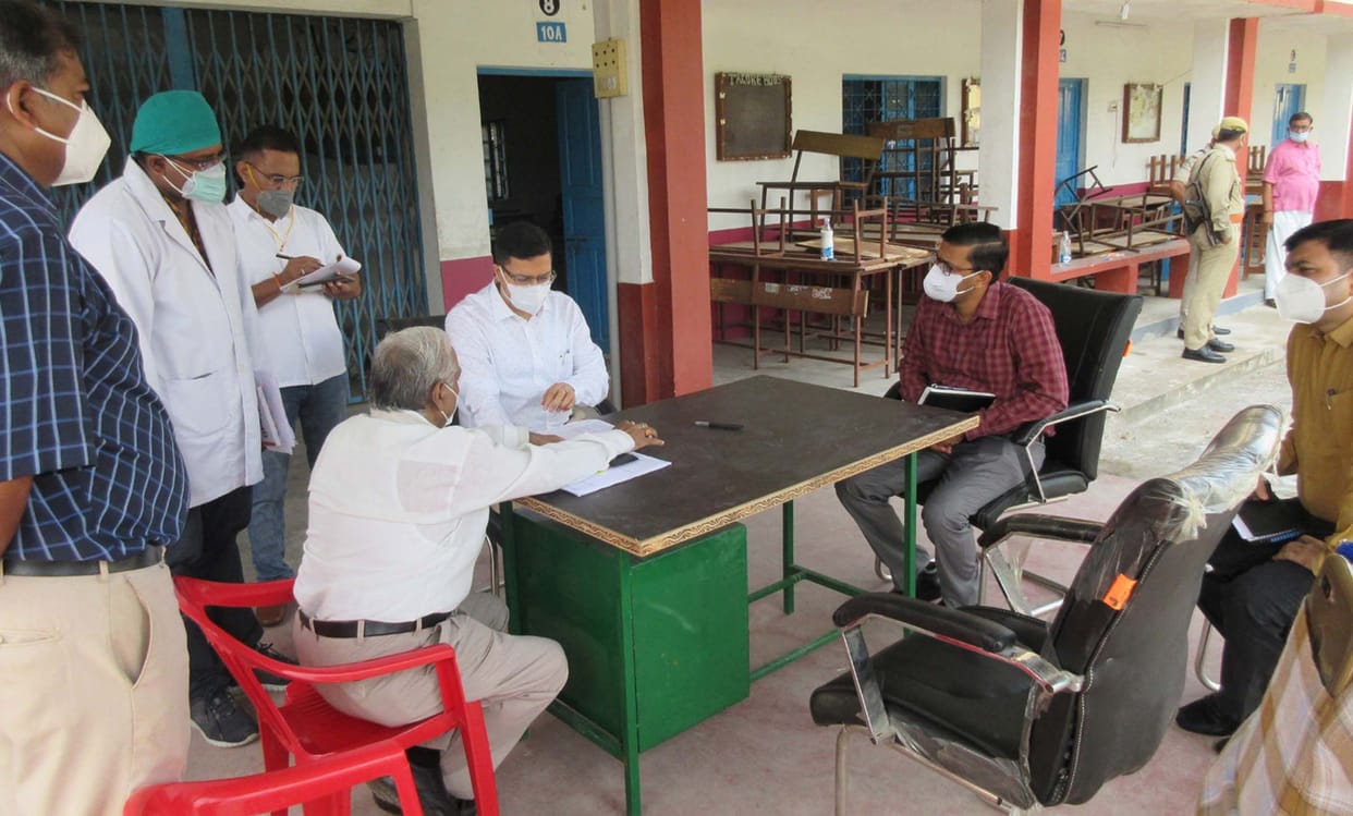 Pratapgarh: Eight employees found missing under DM's inspection
