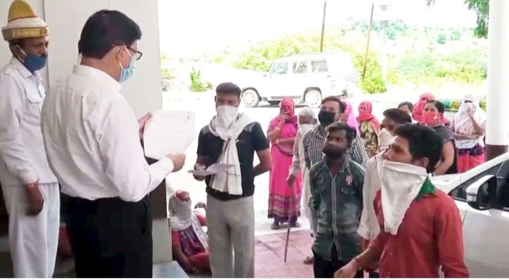 People uproar over demand for road construction