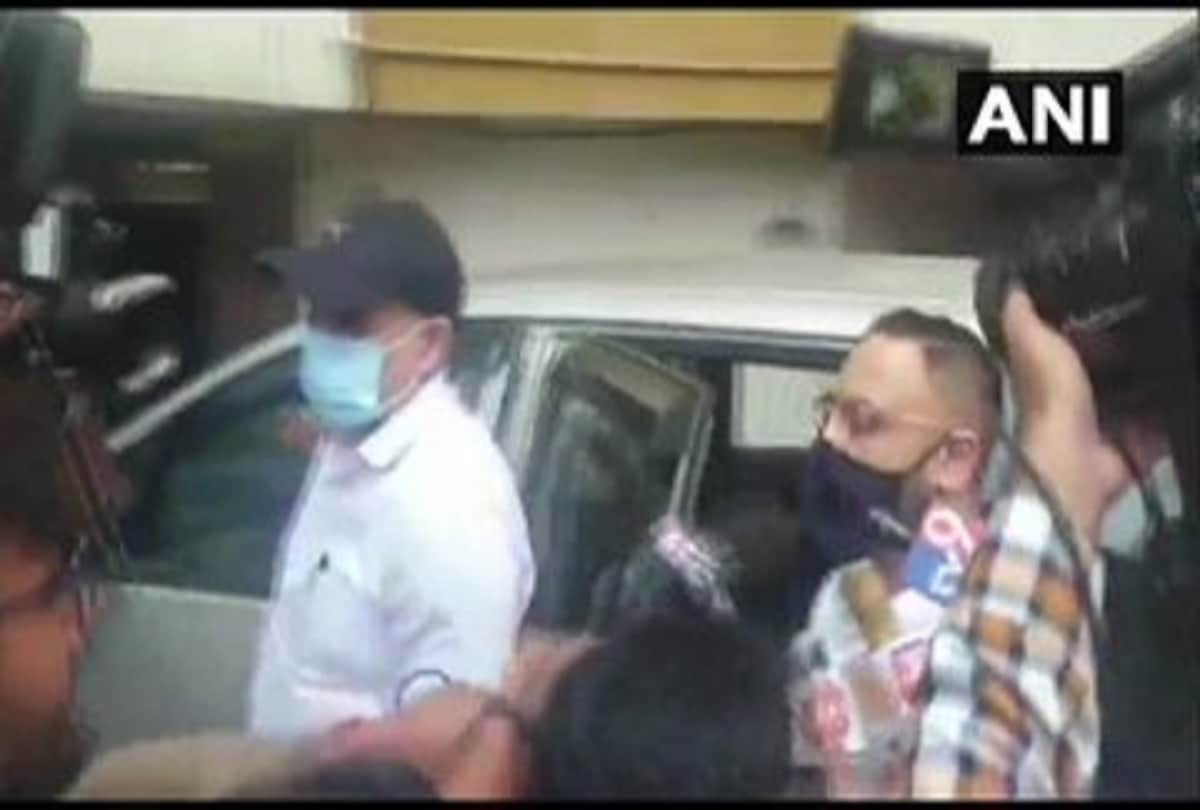 Sushant Singh Rajput Death Case News In Hindi: Narcotics Control Bureau Ncb Reach The Residence Of Rhea Chakraborty And Samuel Miranda In Mumbai