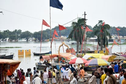 Prayagraj Flood News today update: Flood in Ganges and Yamuna again- ganga reached Lete Hanuman temple