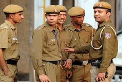 Up police News: Intelligence cameras will be in smart police uniforms to monitor riot-uproar