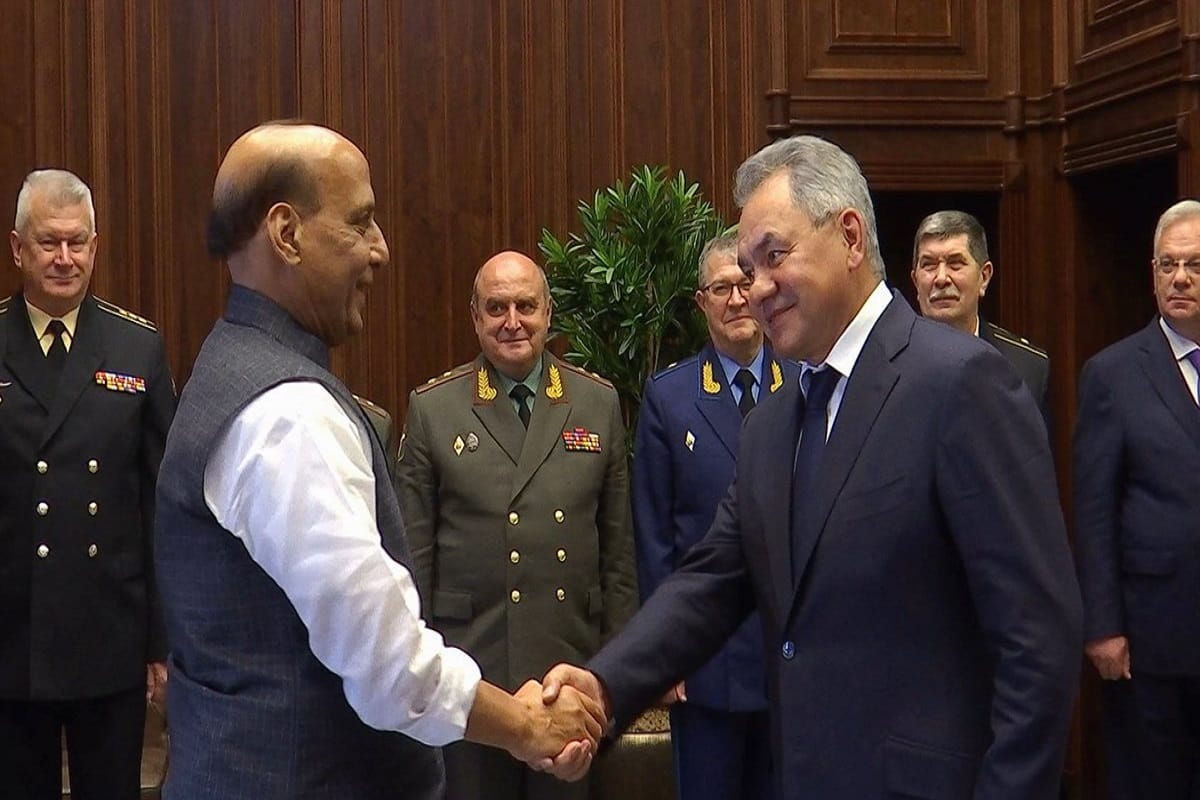Defense Minister Rajnath Singh may return with good message from Moscow, Russia wants end the clash between indian and china