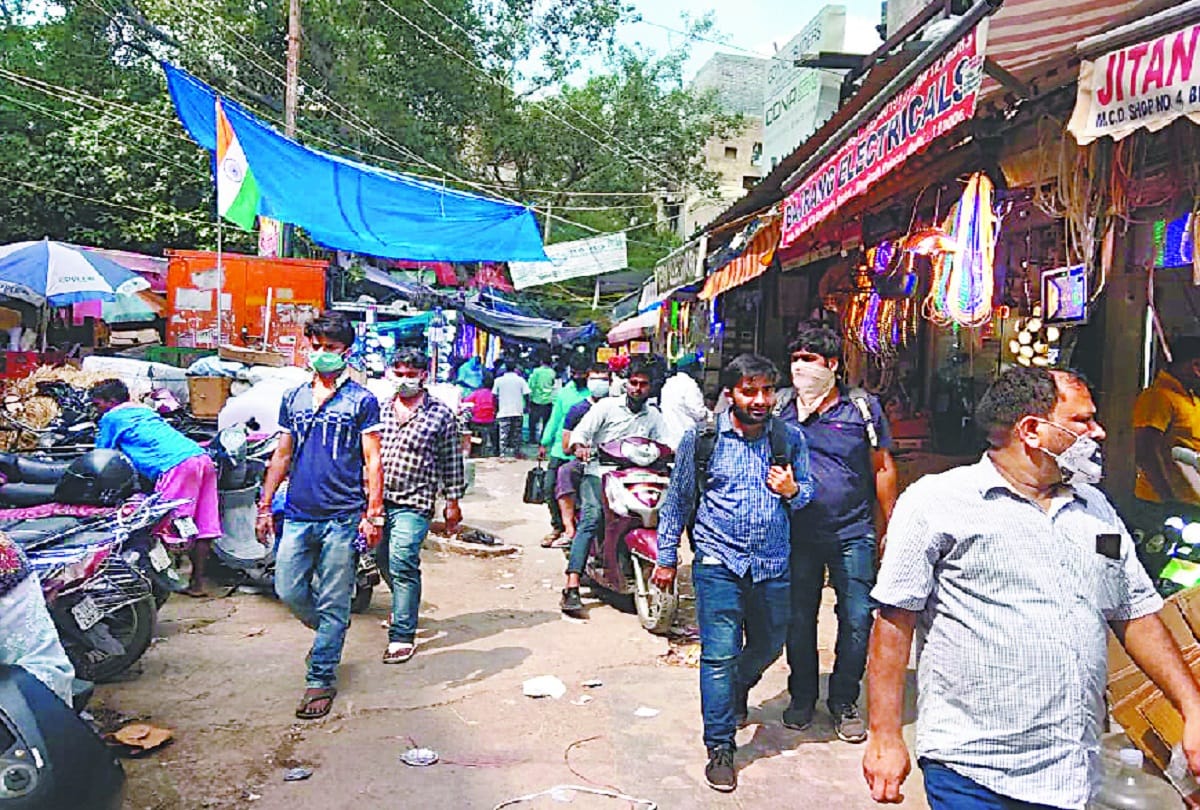 Rules flashed in the markets of Old Delhi