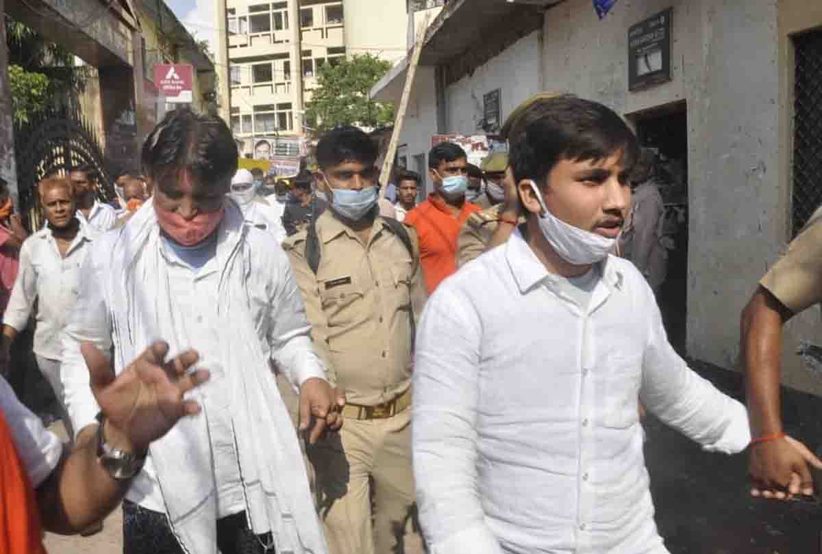 vikas dubey kanpur news: Jai Bajpai's three brothers surrender in Kanpur gangster court