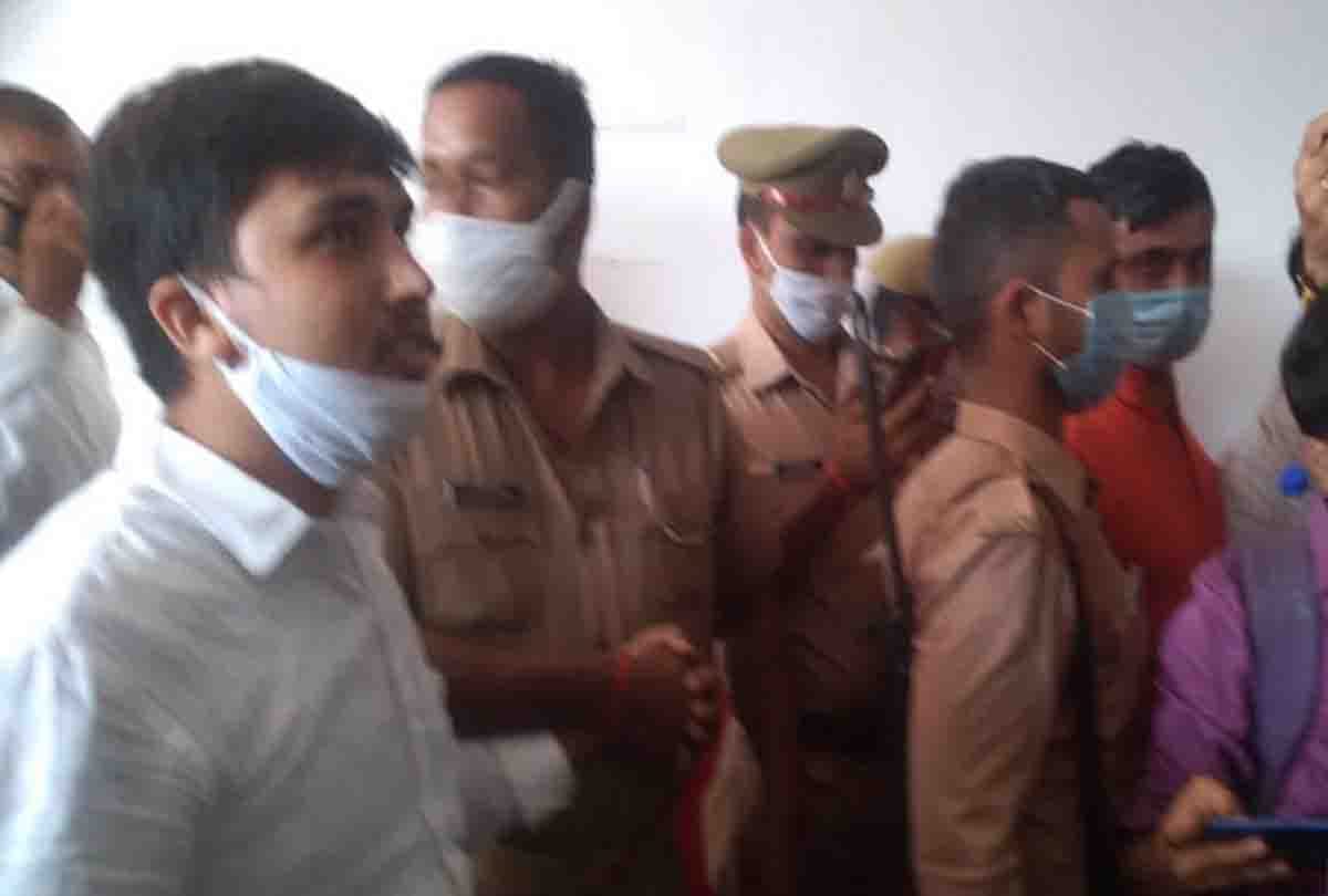 vikas dubey kanpur news: Jai Bajpai's three brothers surrender in Kanpur gangster court
