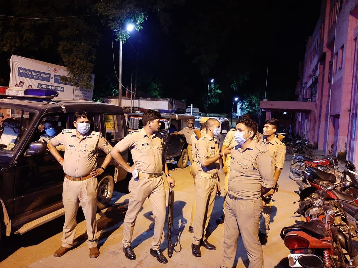 Fighting in a children's dispute, one shot, 12 injured