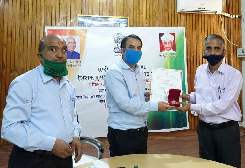 Dr. Kandpal given President Award
