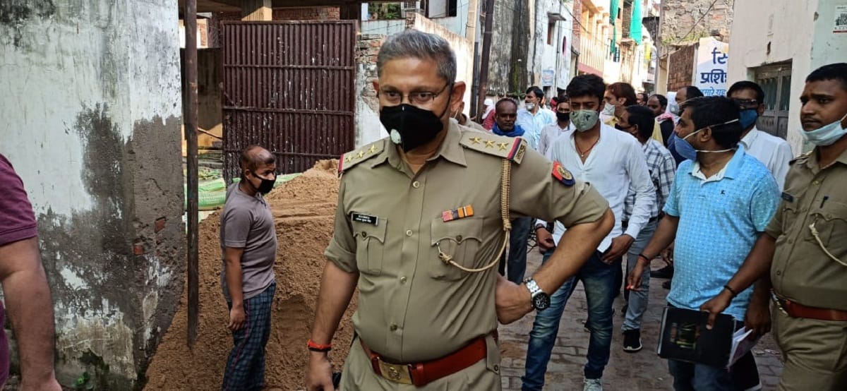 Electricity department raids at night arrests 22 people illegally driving electricity