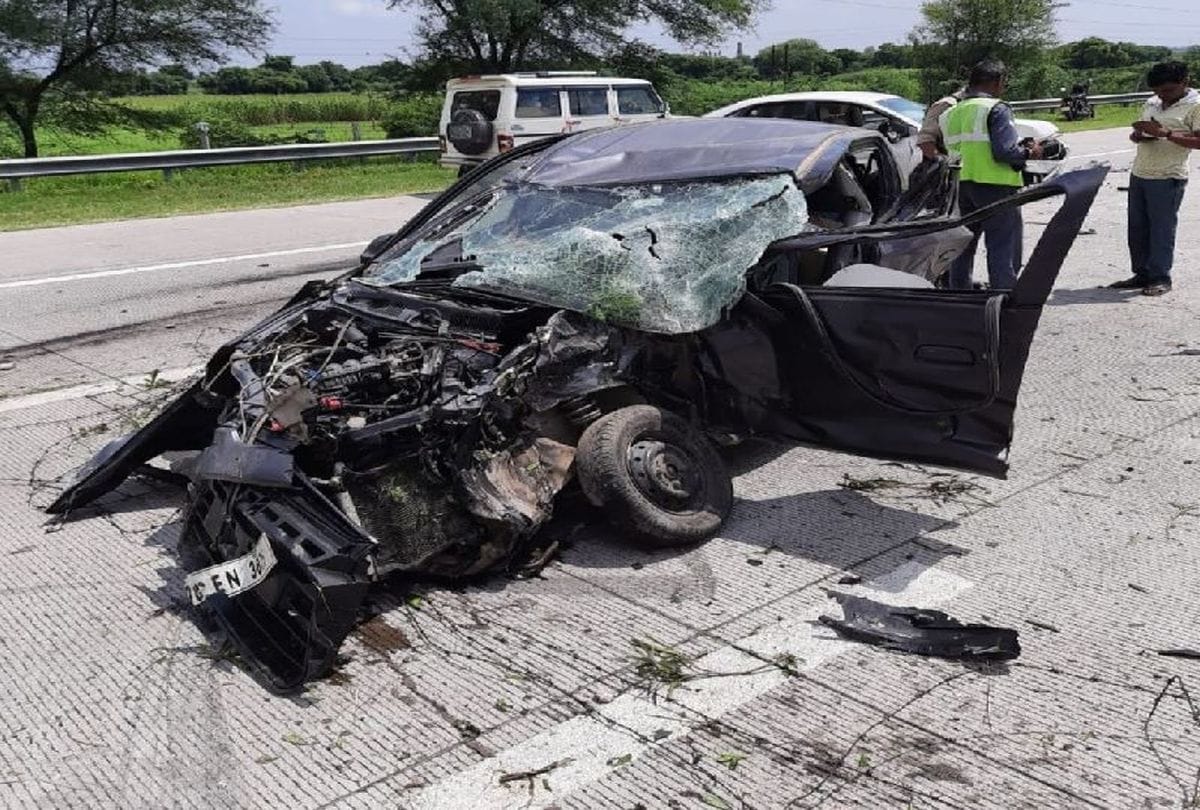 young mam dies in car accident on yamuna expressway