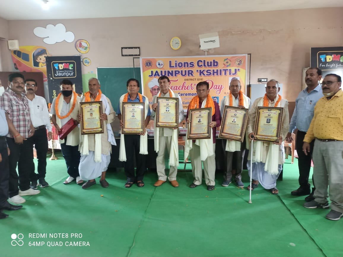 Teacher's Day: DM honored five teachers in each block