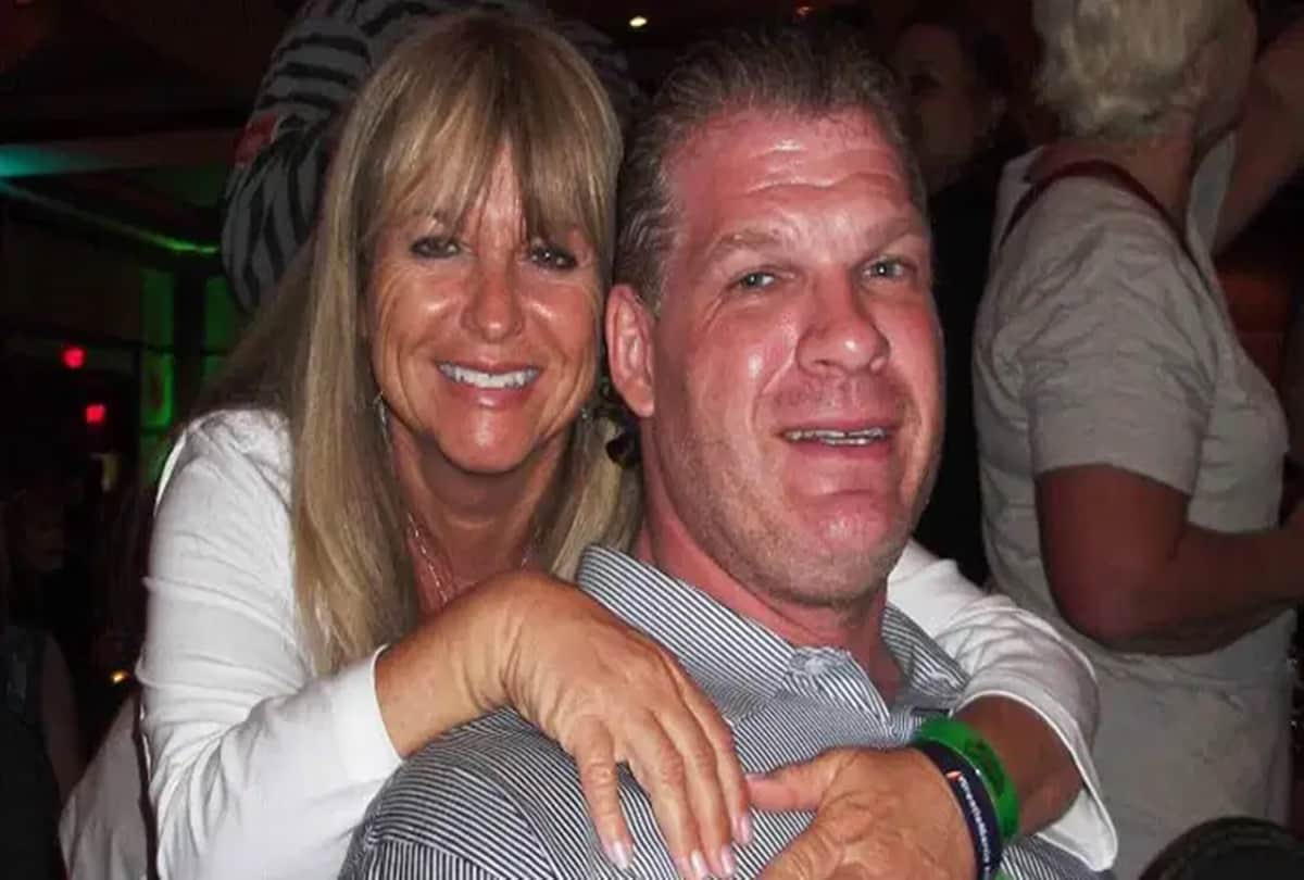 Three WWE super star who are younger then life partners