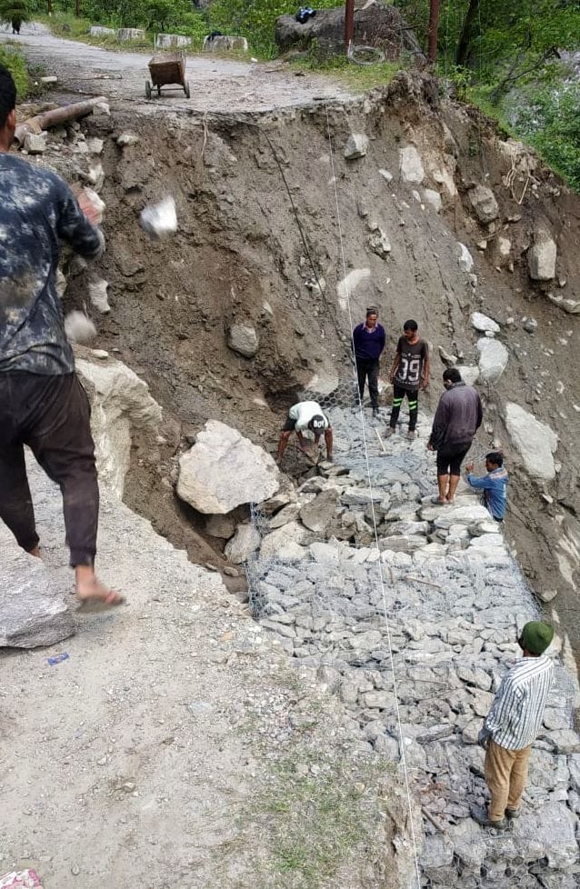 Aapada in Pithoragarh