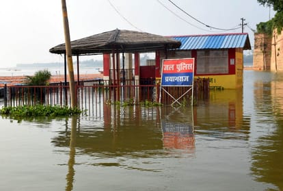 Ganga returned from the gate of big Hanuman, Yamuna too calm, currently the danger of flooding averted