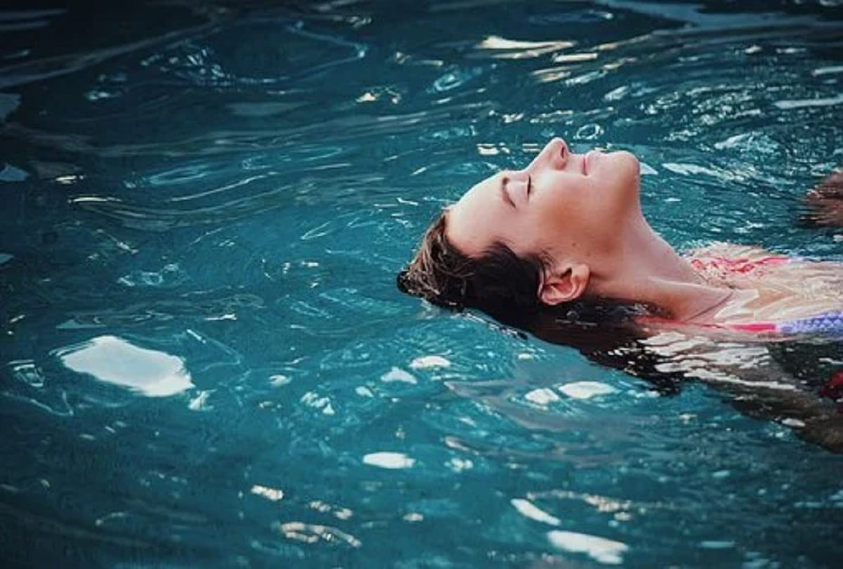the woman who is allergic to water water allergy in hindi american 12 year girl daniel mccraven suffering from water allergy
