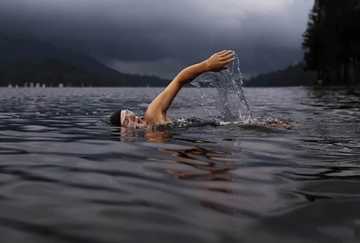 benefits of swimming reduce fat and control cholesterol