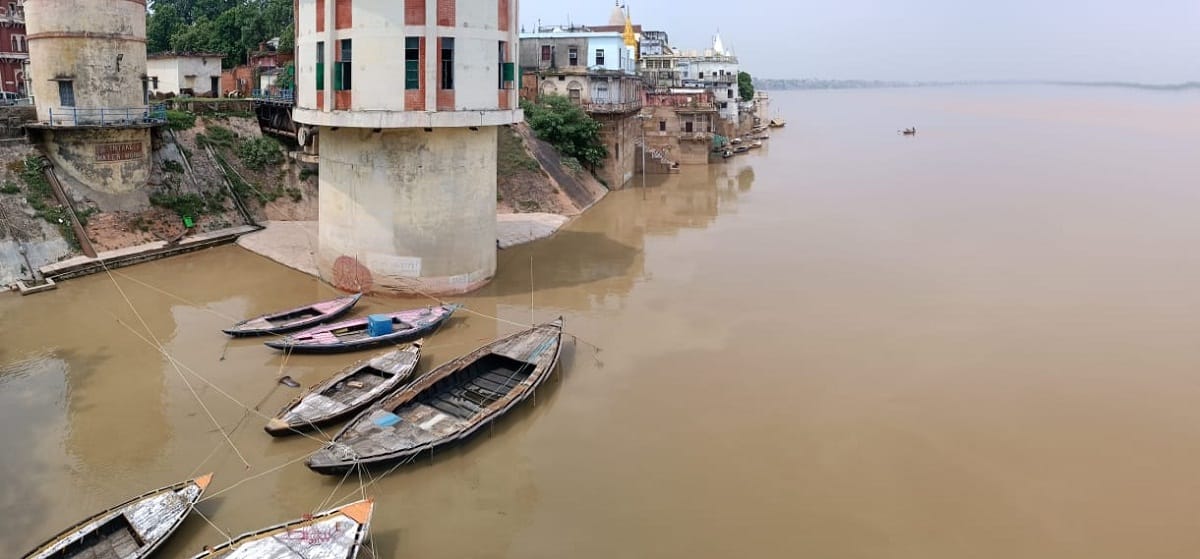 Varanasi Ganga water level increasing: Ganga near danger point temple submerged