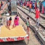 दिल्ली में सराय रोहिल्ला की रेल लाइनों के किनारे बसी घर-गृहस्थी ... और उससे जुड़े कामकाज