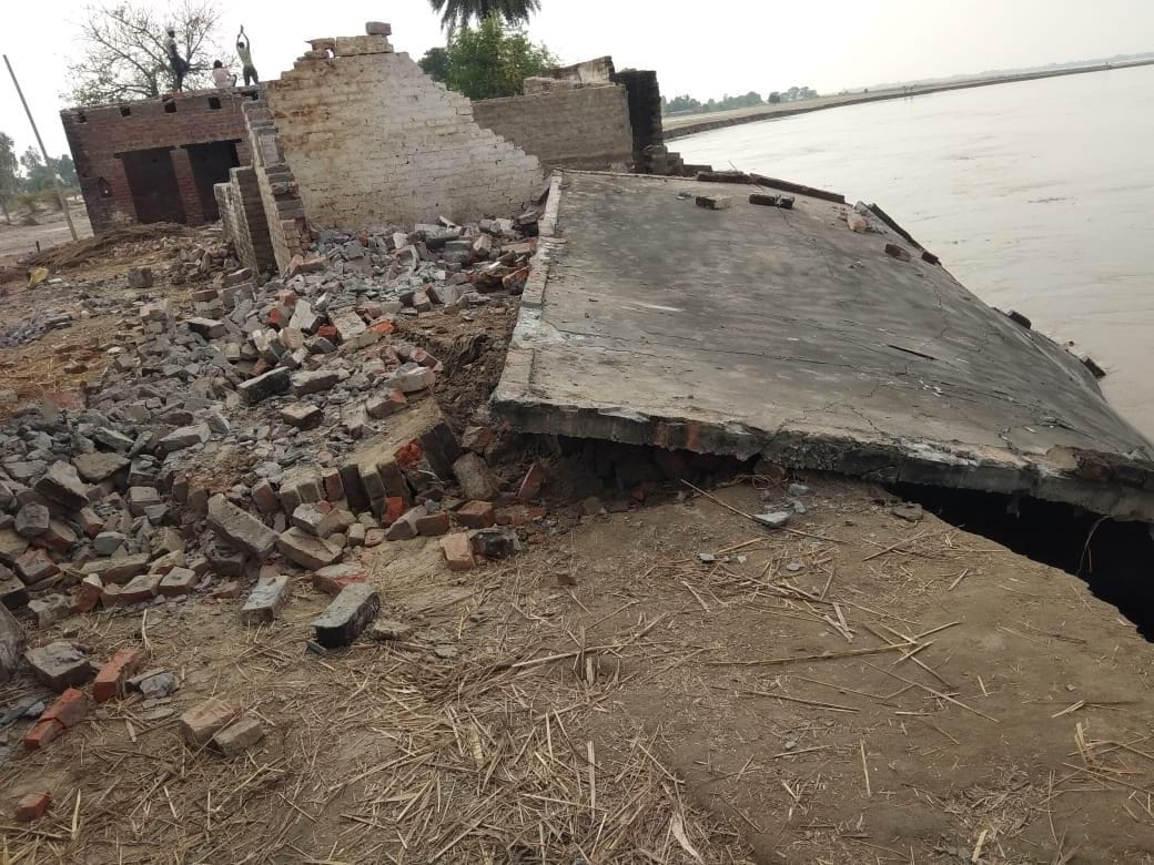 10 house dip in ghagra river
