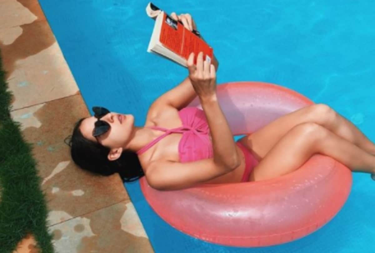 Sara Ali Khan shared pictures on Instagram chilling in the pool