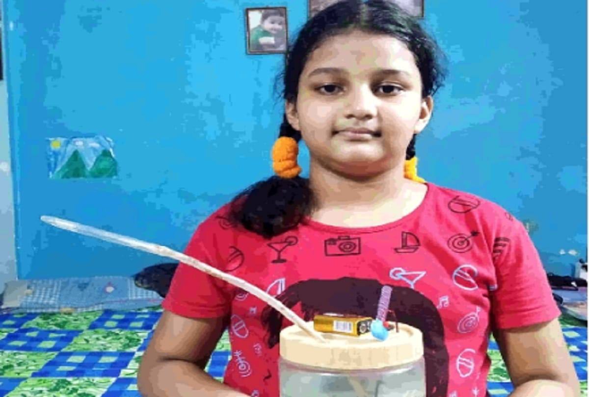Class 3 student made a battery operated sanitizer machine in sitapur