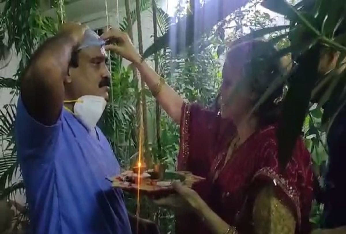 Dr Ajeet jain of Rajiv Gandhi Super Speciality hospital returns home after 6 months