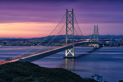 know interesting facts about japan where train is never late