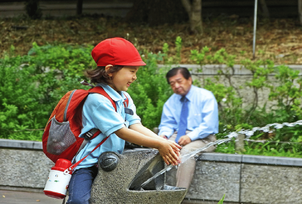 interesting facts about japan where train is never late for more than 30 seconds