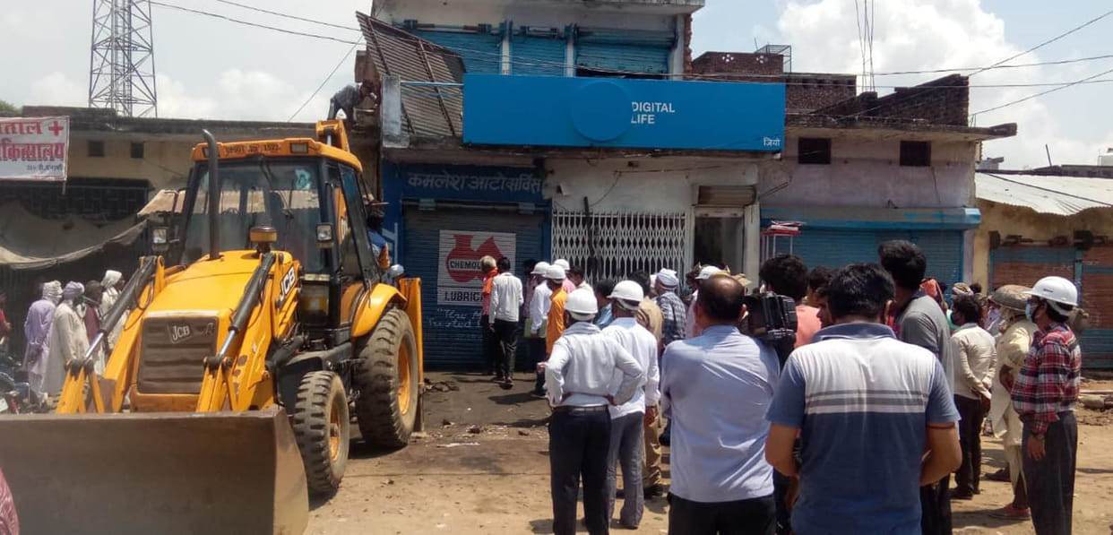 Encroachment started in Naraini for forelane road