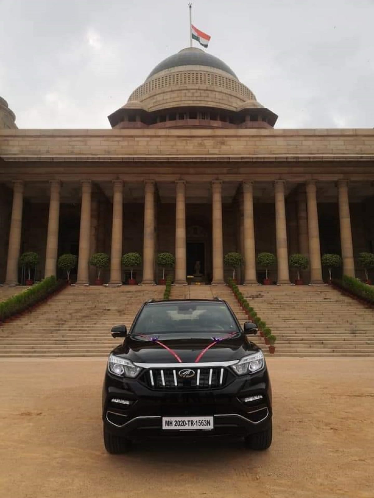Mahindra Alturas BS6 SUV delivered to President at rashtrapati bhavan Know details
