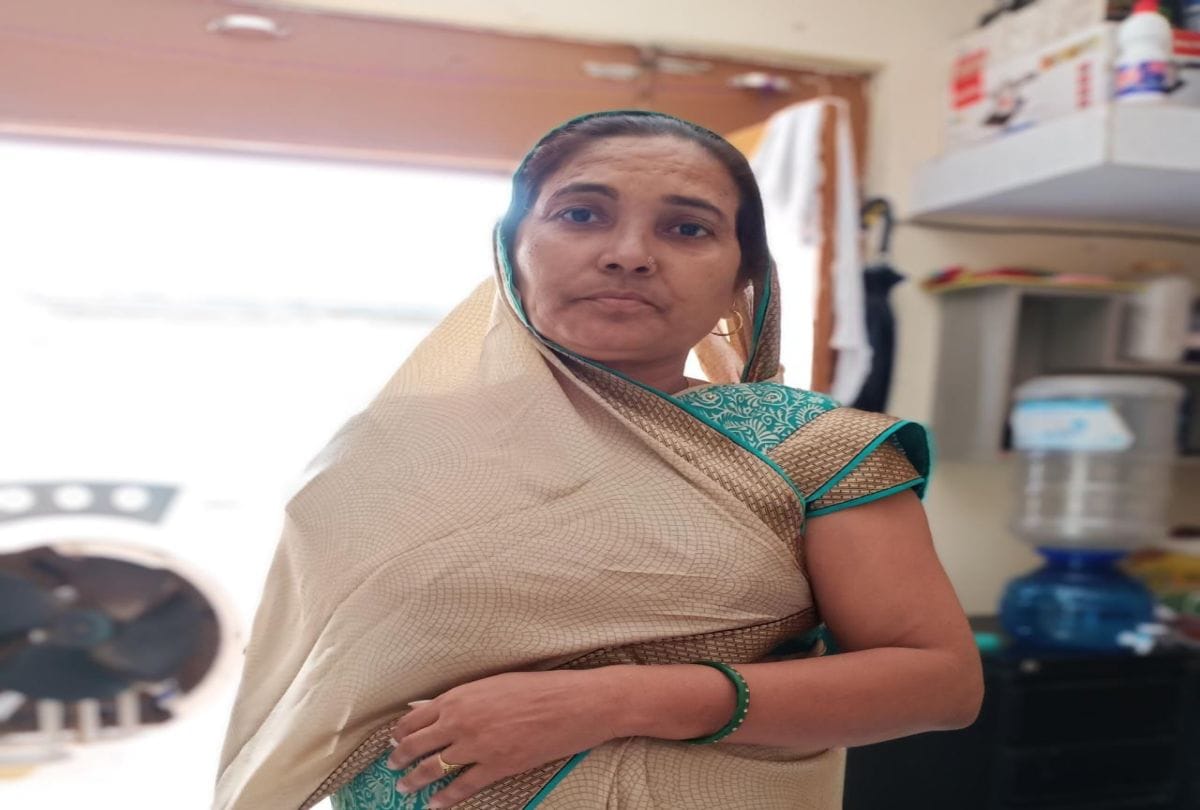Pulwama Martyr Kaushal Kishor Wife Meets Cm Yogi Adityanath