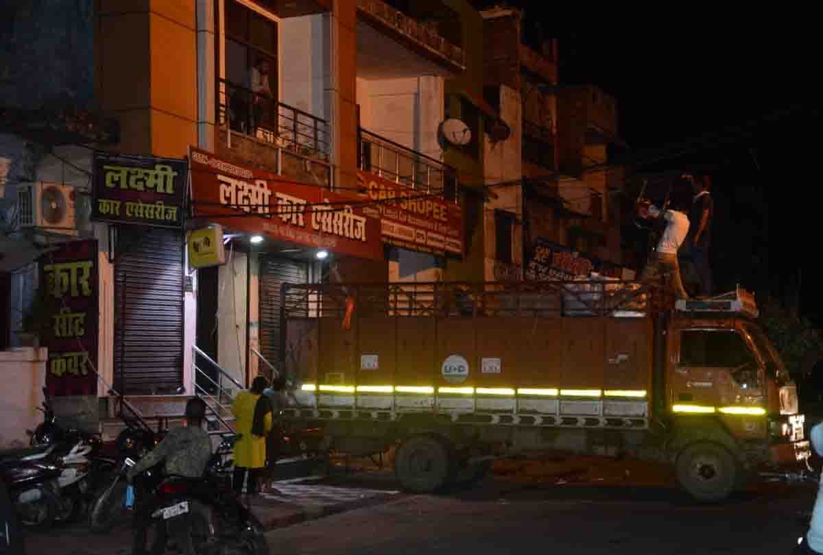 Vikas Dubey: Tenants who fled Jai's house after confiscation order, today magistrate has seized many properties