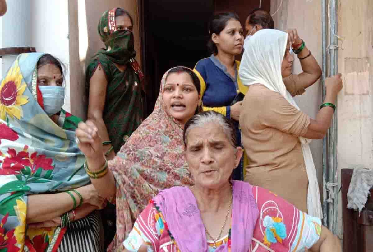 Vikas Dubey: Tenants who fled Jai's house after confiscation order, today magistrate has seized many properties