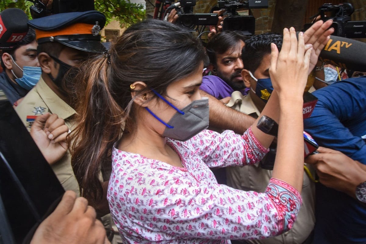 Narcotics Control Bureau interrogate Rhea Chakraborty again today actress may be arrest