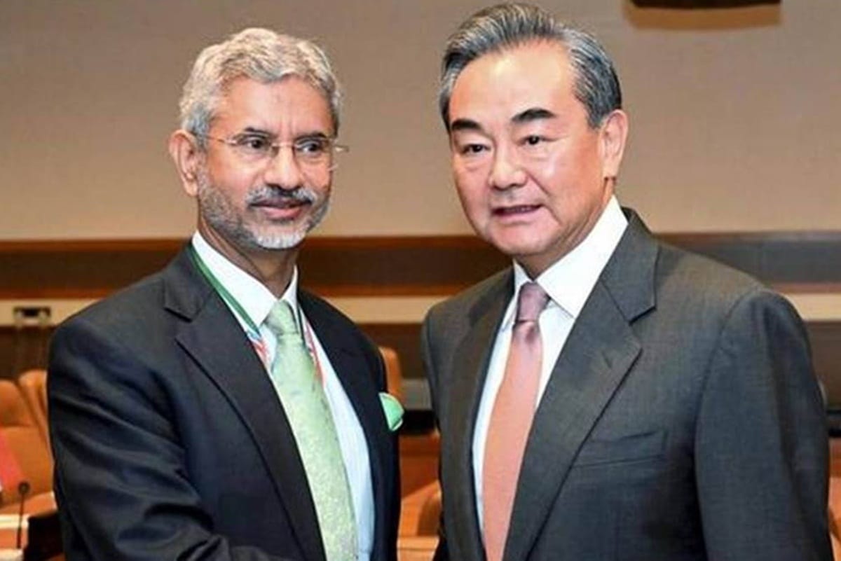 Chinese foreign minsters says, India china should co-operate with each other