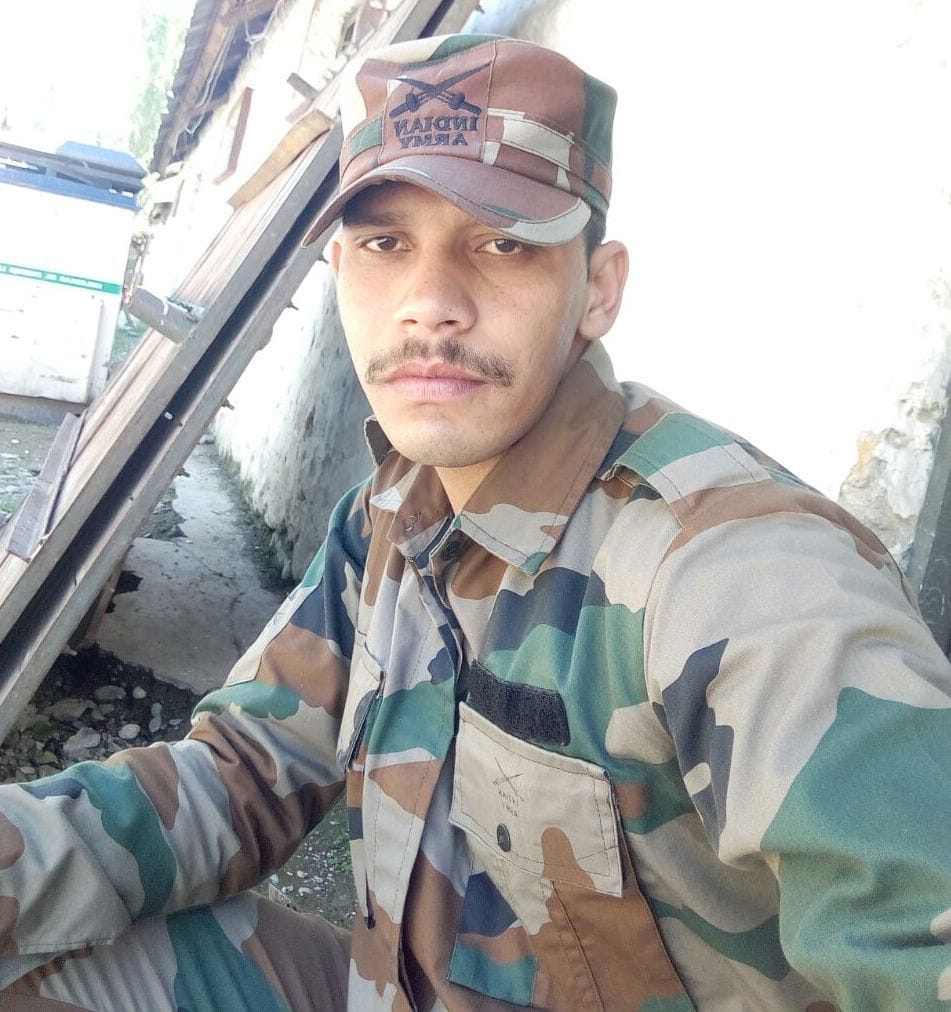 Soldier Bhupendra spoke to father Malkhan Singh on the phone at eight in the morning, said - I am fine here, do not stress me