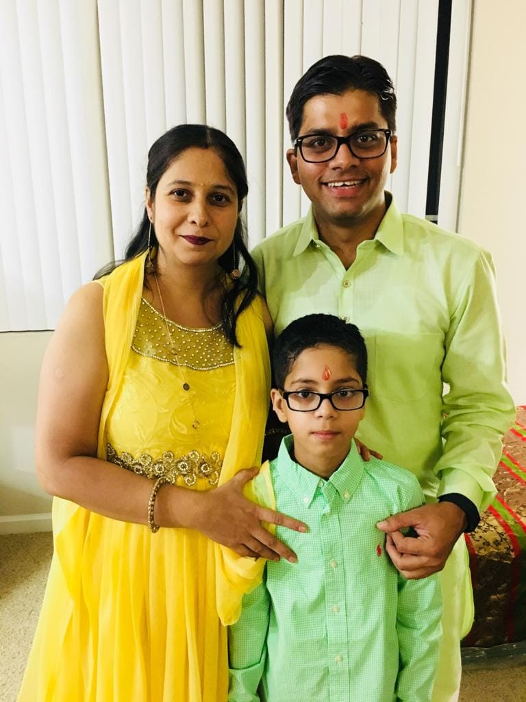 Surbhi teach hindi her child even both are living in America