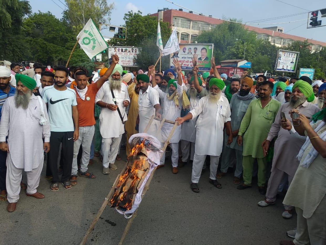 Strike against agricultural ordinance and electricity act in Bathinda