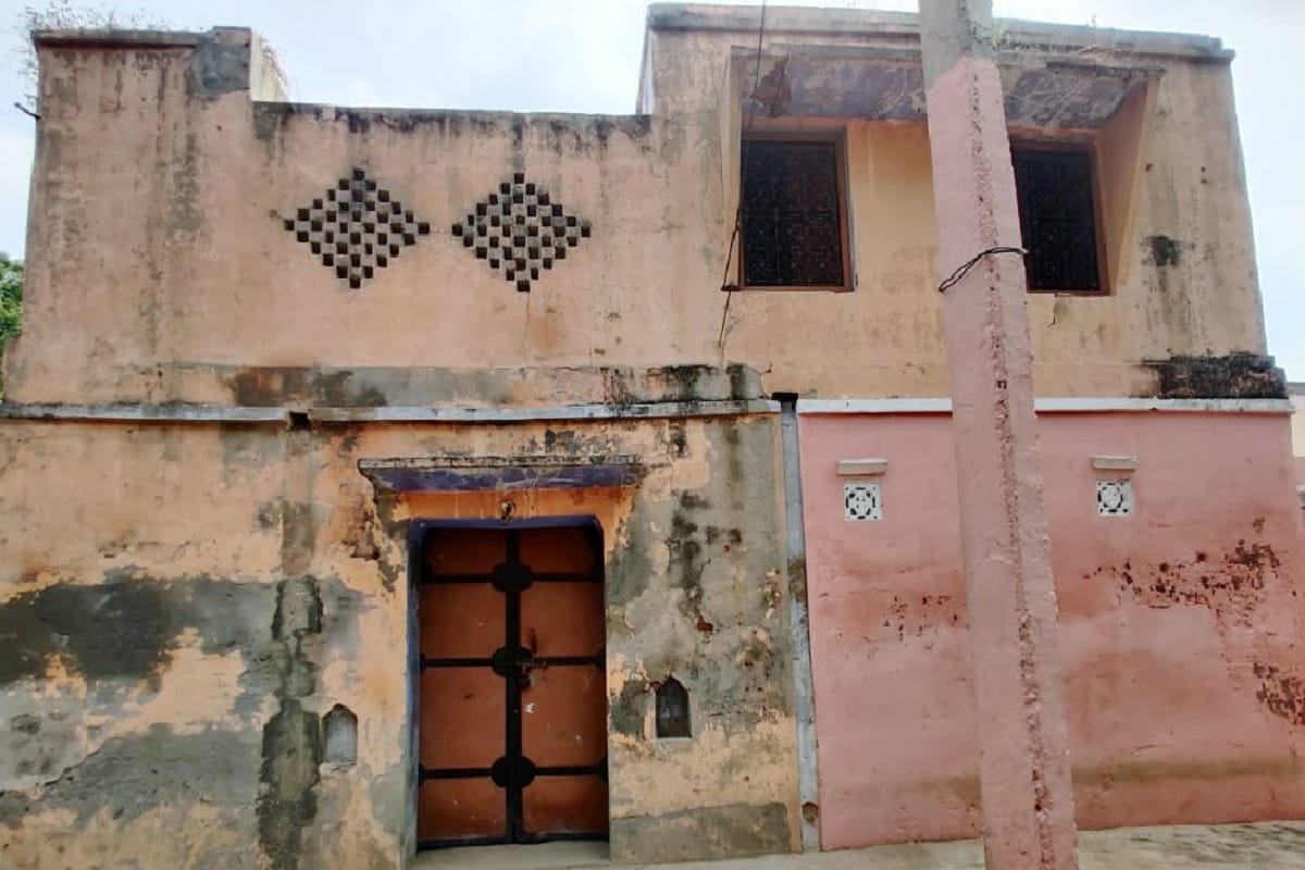 A family have forget the Muzaffarnagar riot and wants to stay with the villagers in Wajidpur village of Baghpat