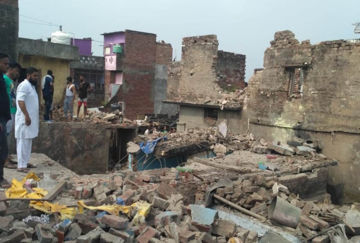 one died and two injured in blast in balrampur