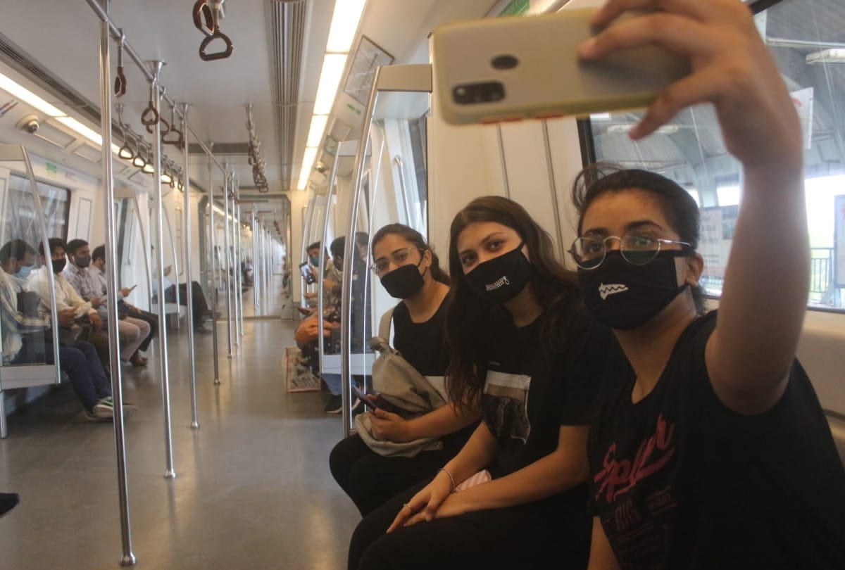 Delhi Metro News in Hindi: Delhi Metro Resume People Get Emotional On Social Media Express Their Love For Lifeline Of Delhi Ncr That Is Delhi Metro Read Their Lovable Comments