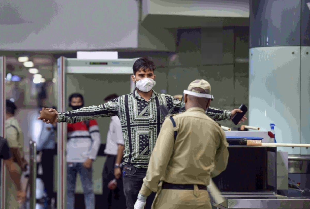 25 percent of businessmen facing losses returned shops to DMRC sought applications on walk in basis